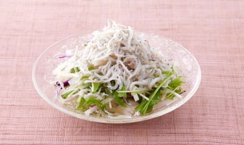 おすすめのサラダは「大根サラダ」