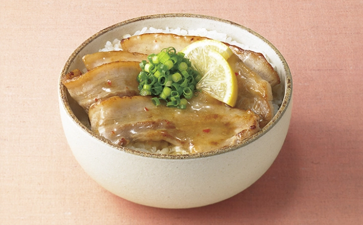 「旨塩レモン」でねぎ塩豚カルビ丼